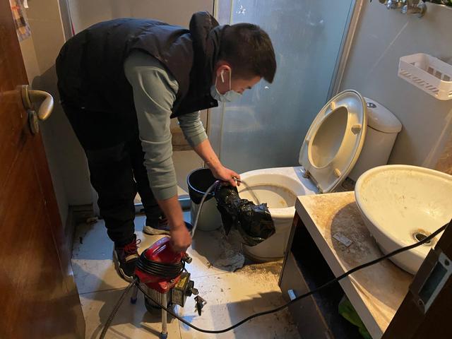 金银川路街道不同类型的堵塞，疏通方法不同