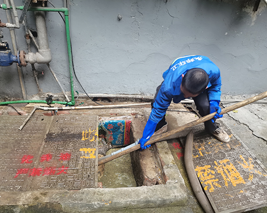 金银川路街道清掏化粪池