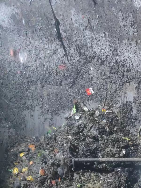 金银川路街道污水池清理